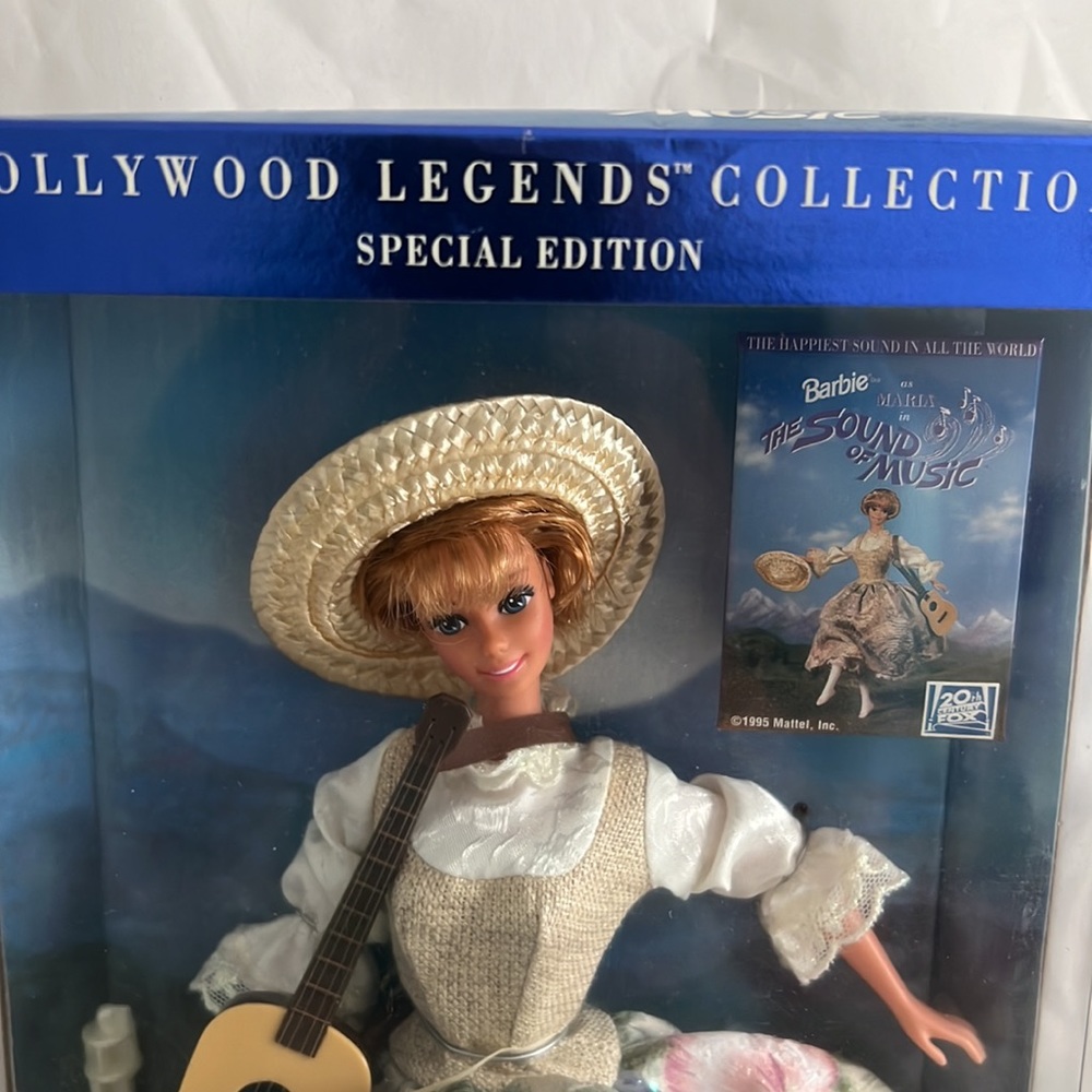 1995 Barbie as Maria in The Sound of Music NRFB - Picture 2 of 13